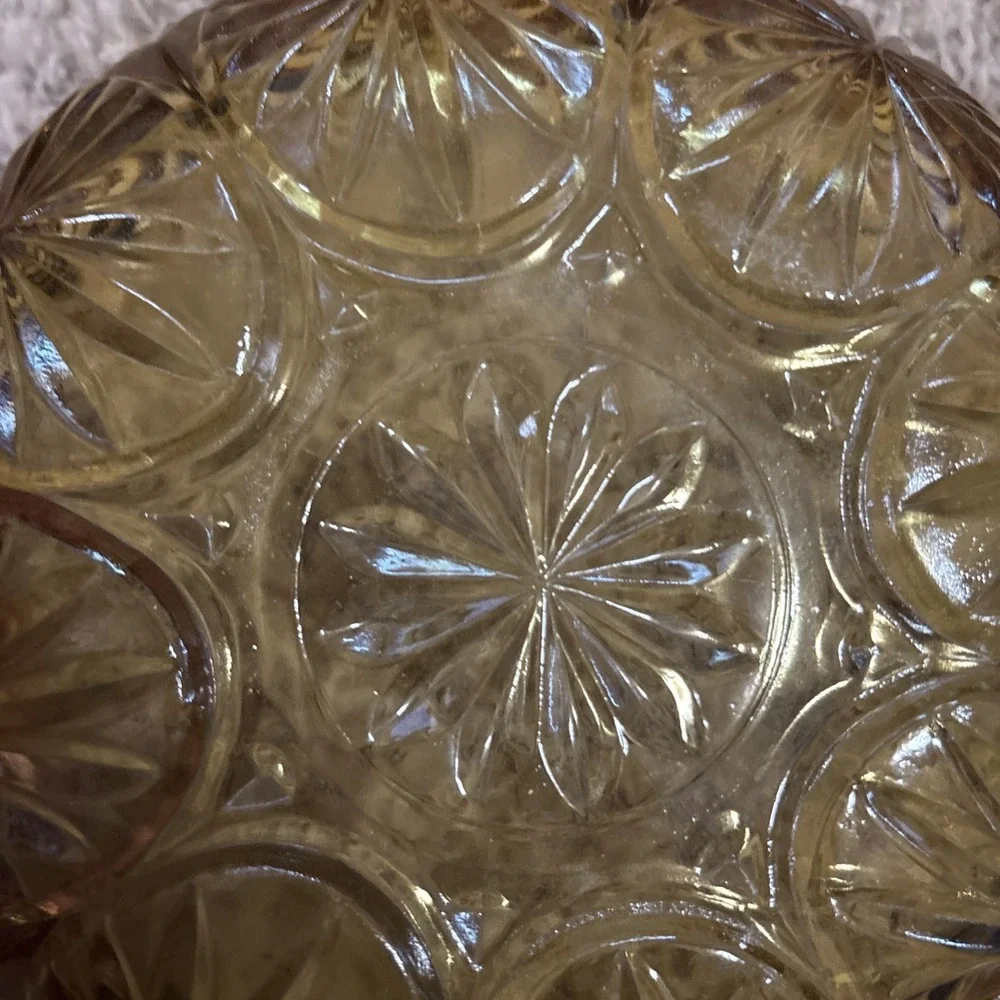 Star & Cameo Medallion Yellow Amber Glass  Serving Bowl Anchor Hocking 8